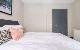 Immaculate 3 Bed Apartment With Private Entrance In Inverleith
